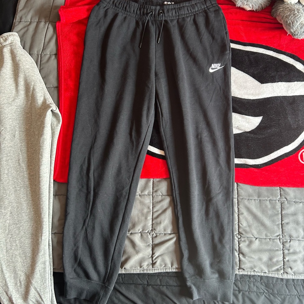 Nike Black Sweatpants Relaxed Fit Joggers